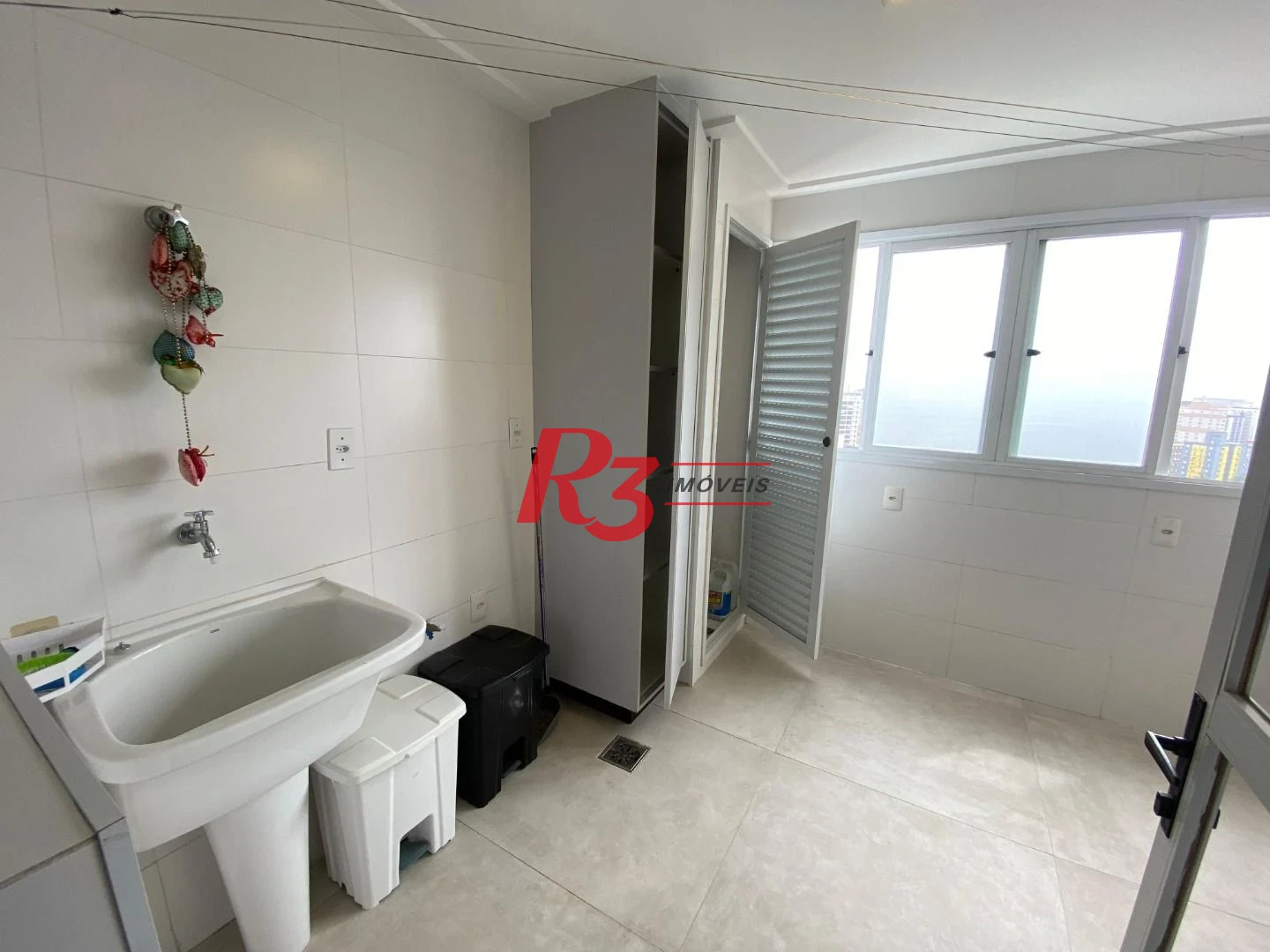 Apartamento com 3 dormitórios à venda, 185 m² por R$ 2.350.000,00 - Aparecida - Santos/SP