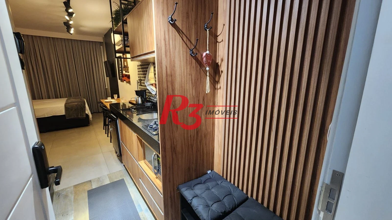 Kitnet com 1 dormitório à venda, 28 m² por R$ 375.000,00 - José Menino - Santos/SP