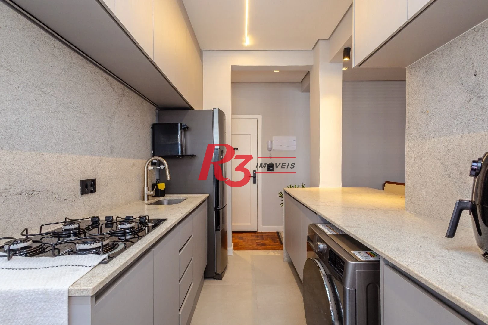 Apartamento com 2 dormitórios à venda, 63 m² por R$ 645.000,00 - Aparecida - Santos/SP