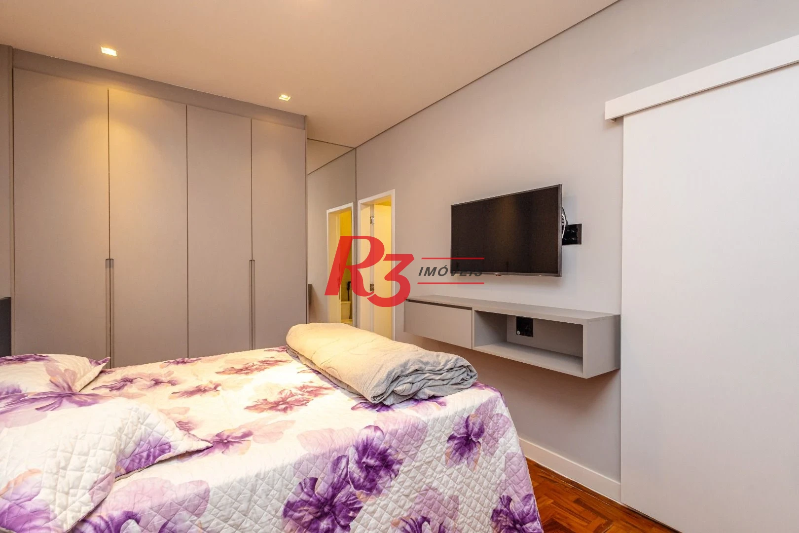 Apartamento com 2 dormitórios à venda, 63 m² por R$ 645.000,00 - Aparecida - Santos/SP
