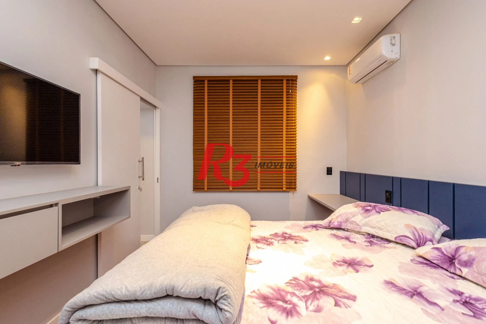 Apartamento com 2 dormitórios à venda, 63 m² por R$ 645.000,00 - Aparecida - Santos/SP