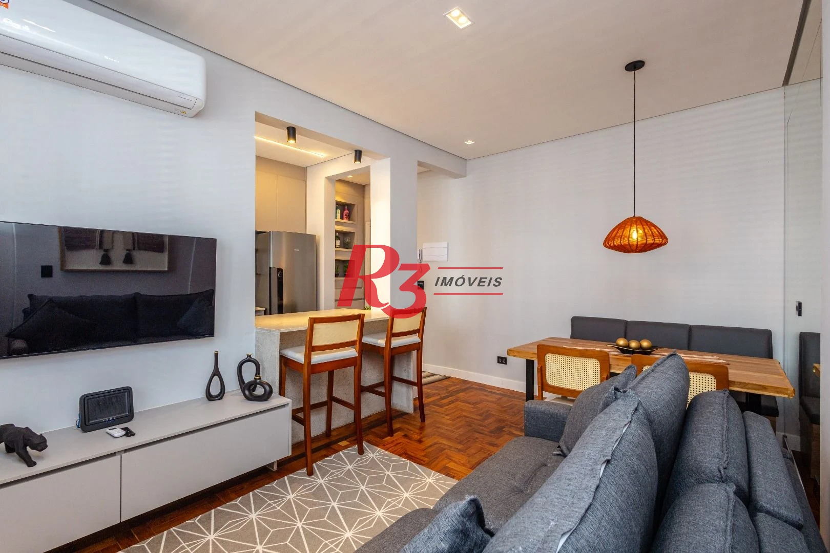 Apartamento com 2 dormitórios à venda, 63 m² por R$ 645.000,00 - Aparecida - Santos/SP