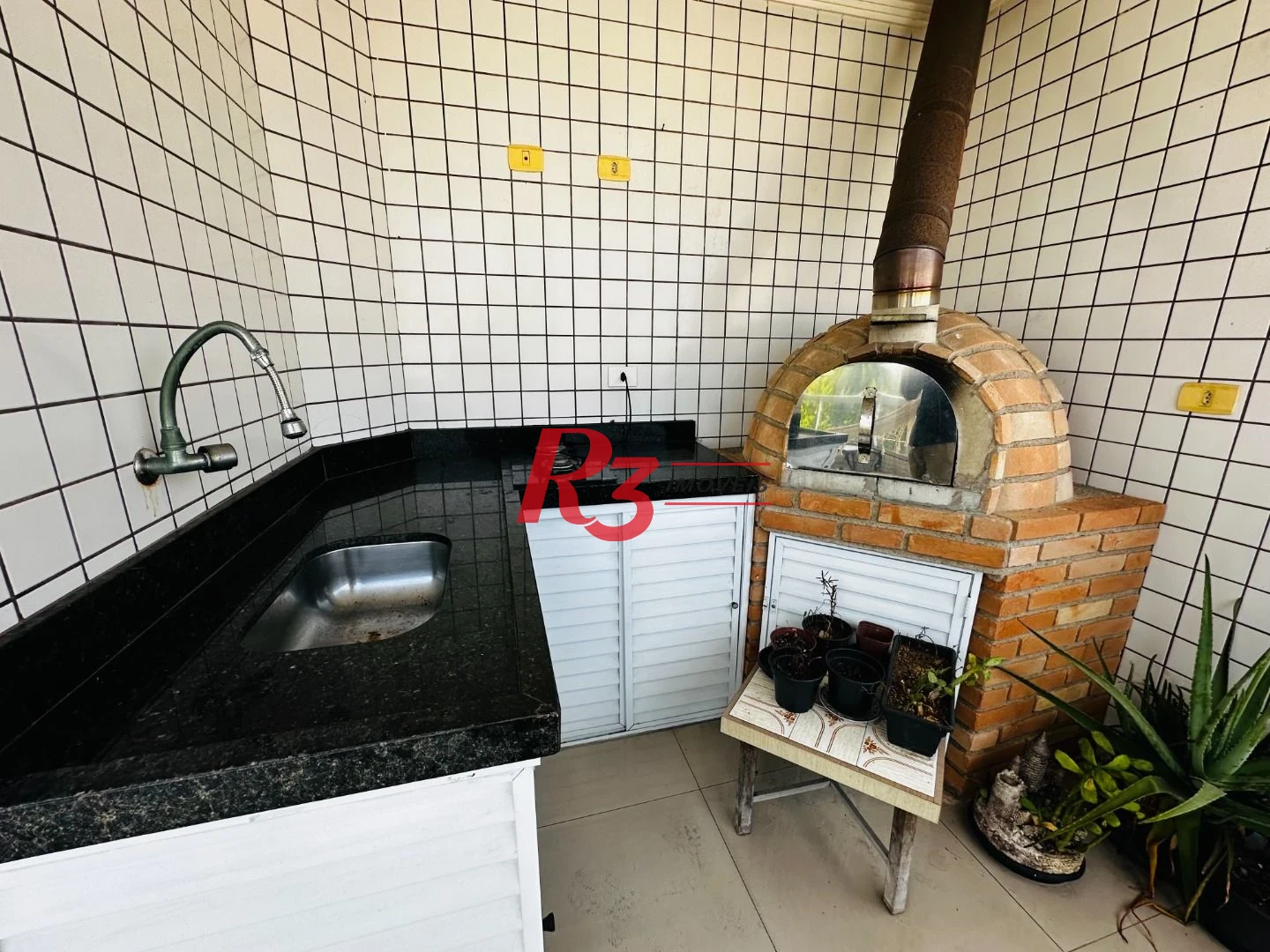 Casa com 3 dormitórios à venda, 210 m² por R$ 585.000,00 - Centro - São Vicente/SP