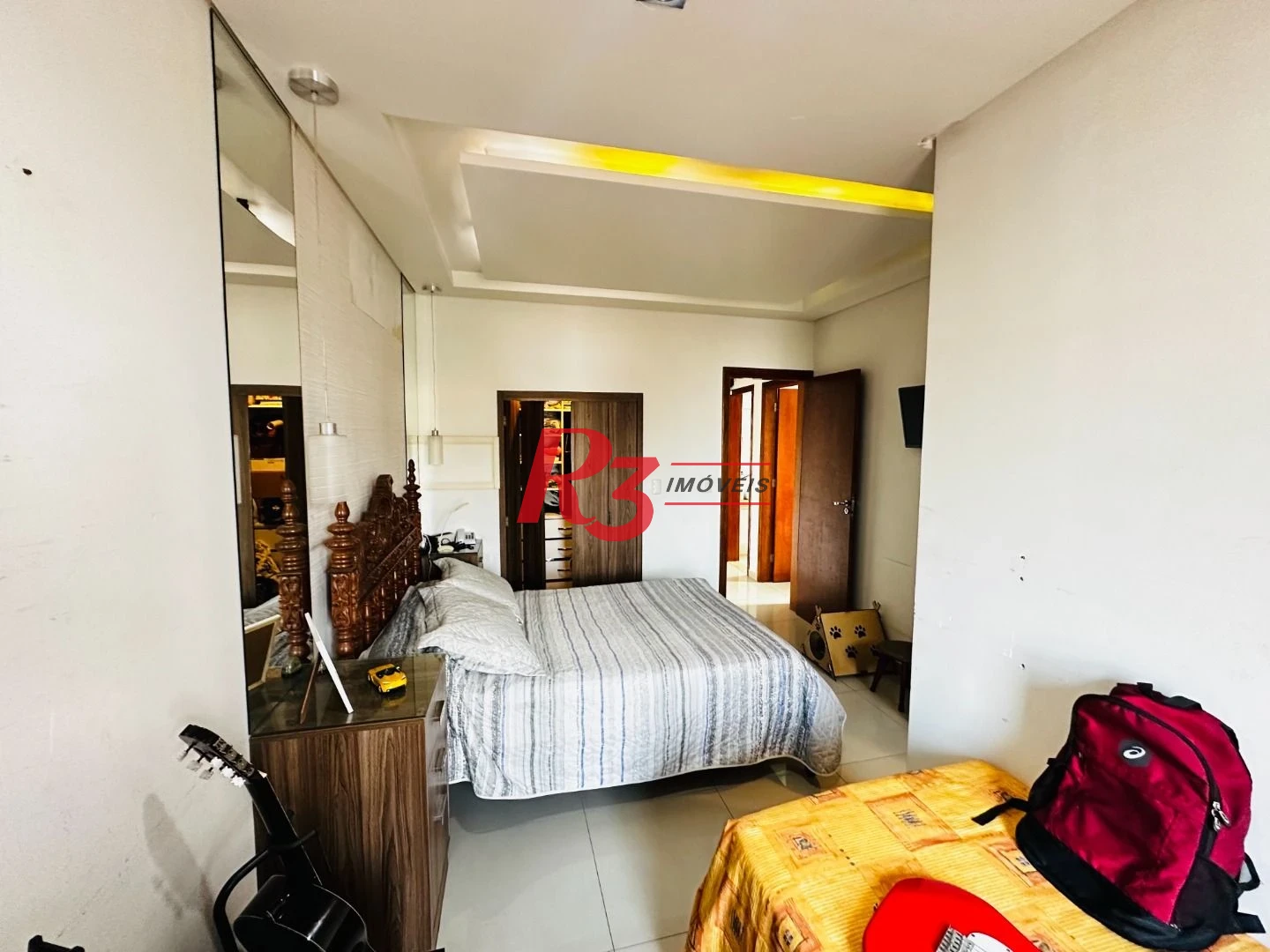 Casa com 3 dormitórios à venda, 210 m² por R$ 585.000,00 - Centro - São Vicente/SP