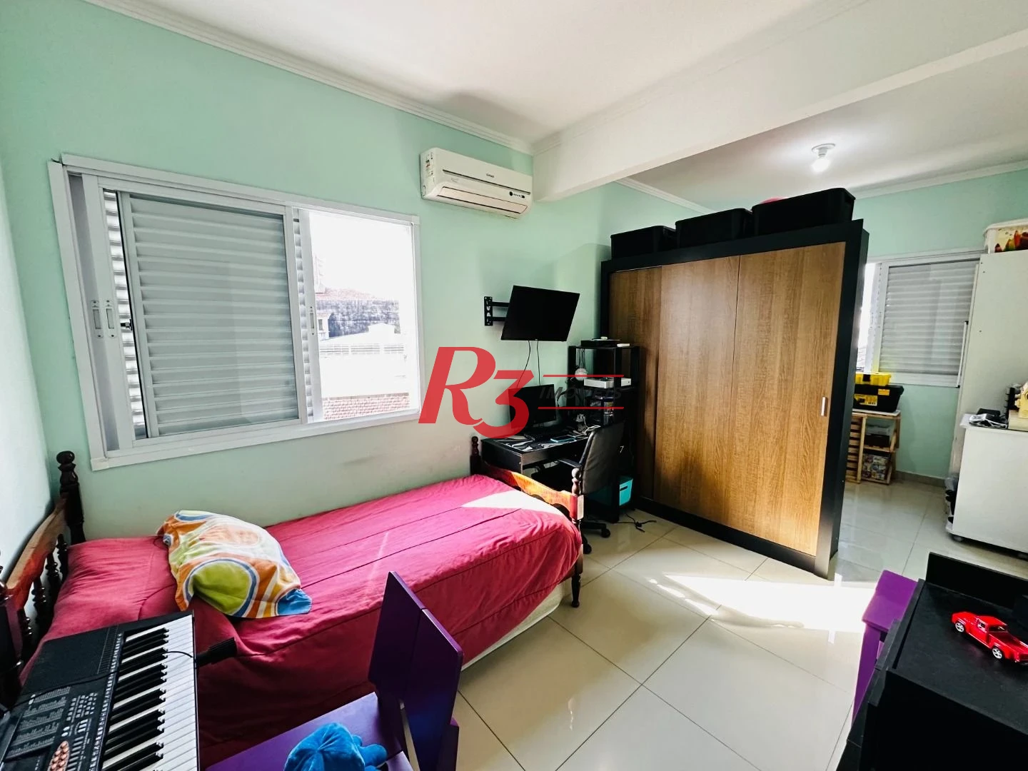 Casa com 3 dormitórios à venda, 210 m² por R$ 585.000,00 - Centro - São Vicente/SP