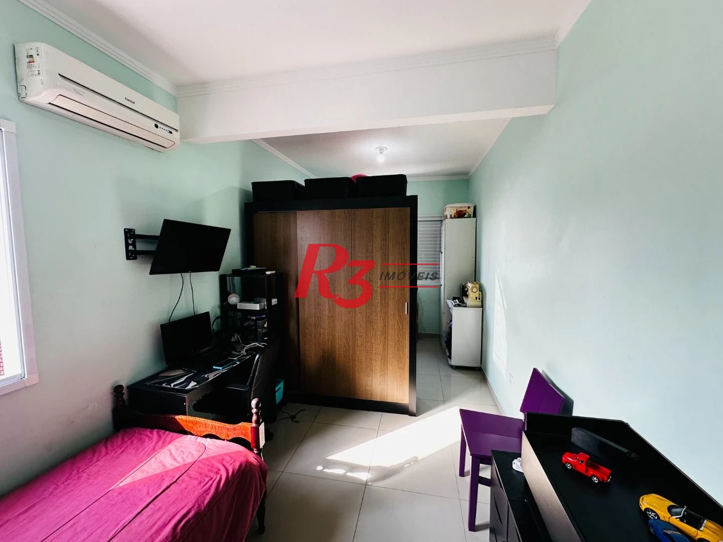 Casa com 3 dormitórios à venda, 210 m² por R$ 585.000,00 - Centro - São Vicente/SP