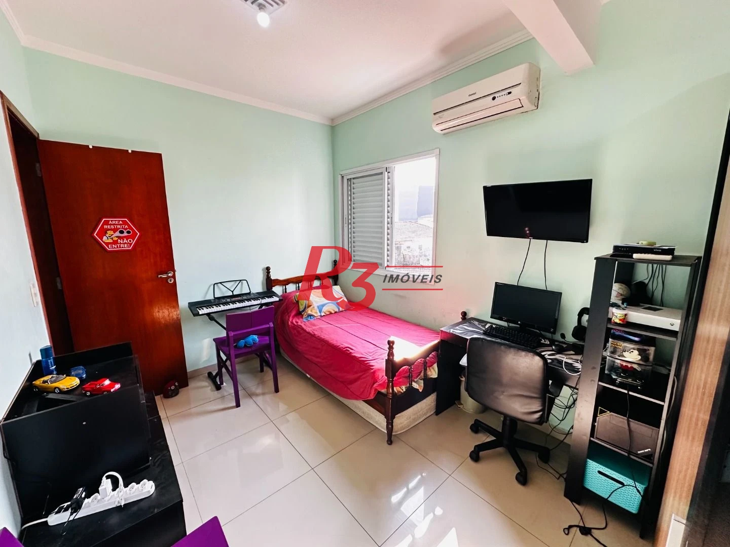 Casa com 3 dormitórios à venda, 210 m² por R$ 585.000,00 - Centro - São Vicente/SP