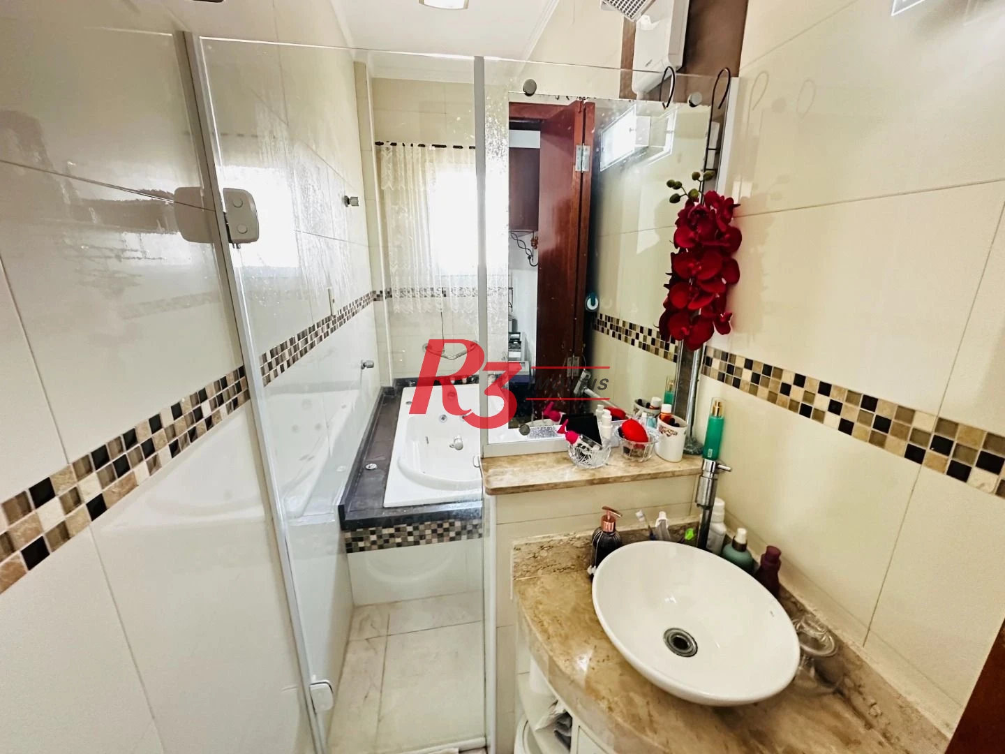 Casa com 3 dormitórios à venda, 210 m² por R$ 585.000,00 - Centro - São Vicente/SP