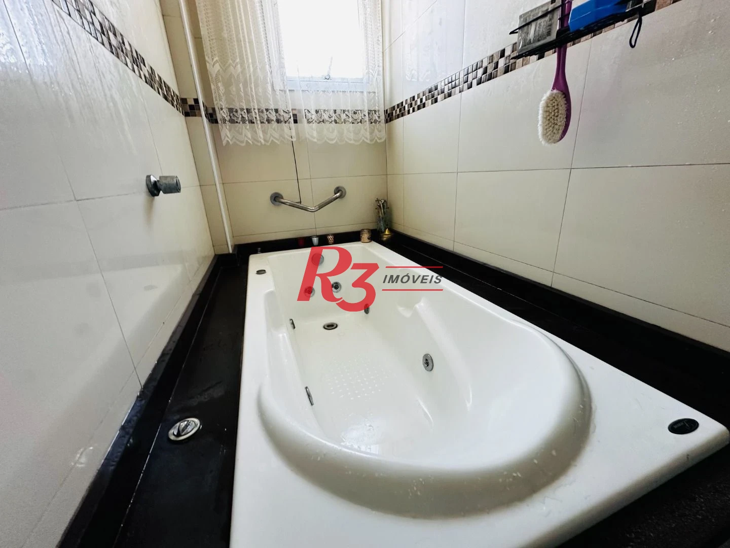 Casa com 3 dormitórios à venda, 210 m² por R$ 585.000,00 - Centro - São Vicente/SP