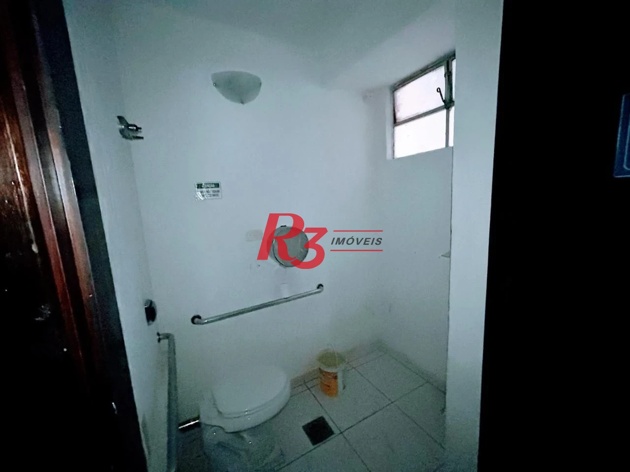 Sobrado para alugar, 238 m² por R$ 12.630,49/mês - Gonzaga - Santos/SP