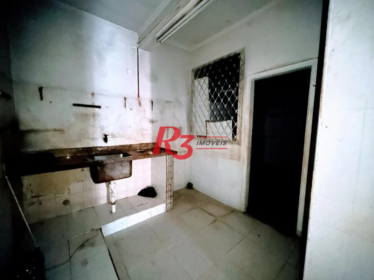 Sobrado para alugar, 238 m² por R$ 12.630,49/mês - Gonzaga - Santos/SP