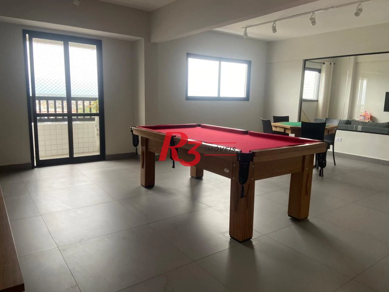 Apartamento com 2 dormitórios à venda, 72 m² por R$ 745.000,00 - Vila Guilhermina - Praia Grande/SP