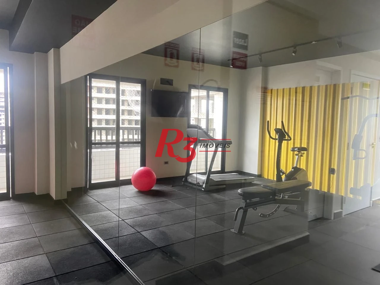 Apartamento com 2 dormitórios à venda, 72 m² por R$ 745.000,00 - Vila Guilhermina - Praia Grande/SP