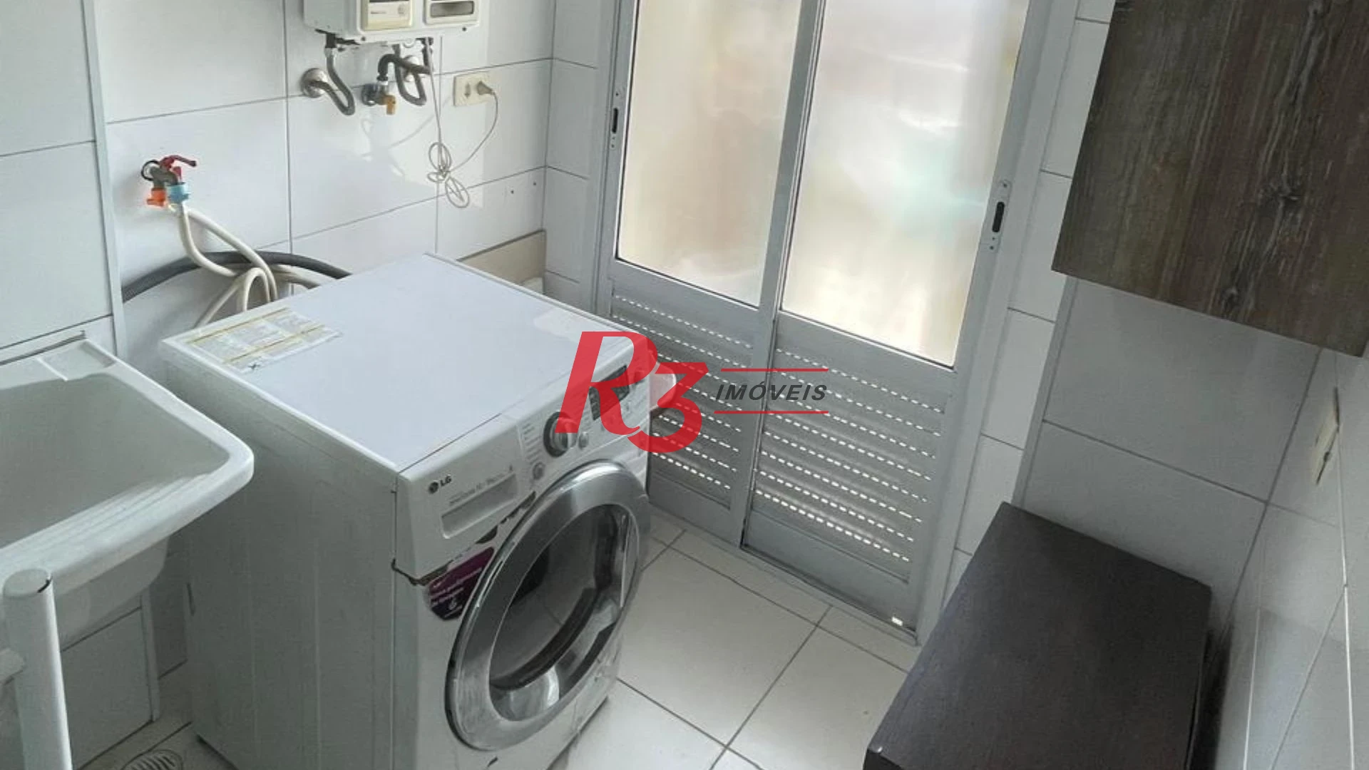 Apartamento com 3 dormitórios à venda, 92 m² por R$ 899.000,00 - Encruzilhada - Santos/SP