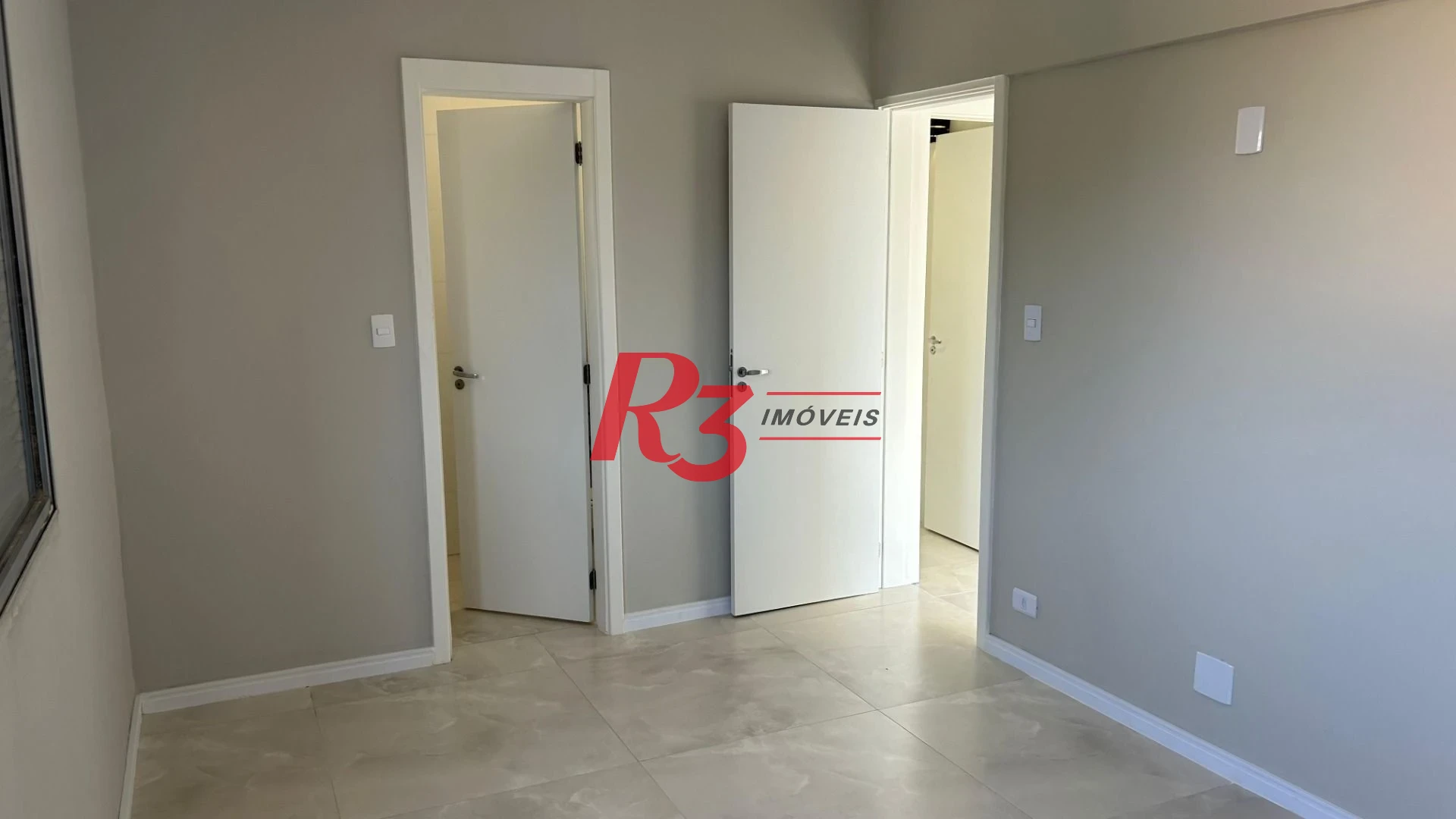 Apartamento com 1 dormitório à venda, 73 m² por R$ 300.000,00 - Vila Cascatinha - São Vicente/SP