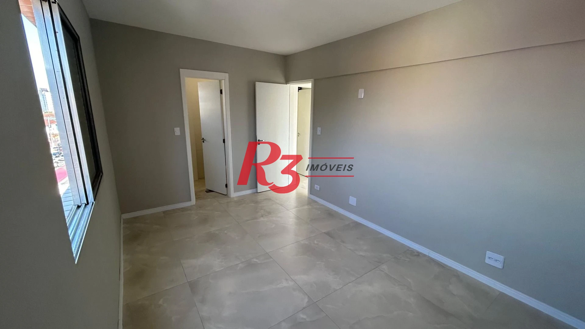 Apartamento com 1 dormitório à venda, 73 m² por R$ 300.000,00 - Vila Cascatinha - São Vicente/SP