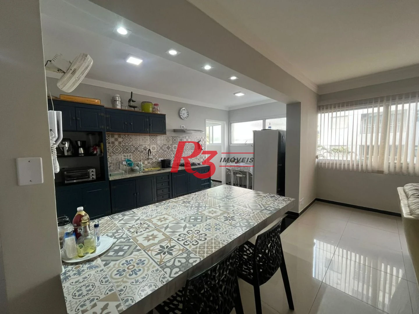 Apartamento com 3 dormitórios à venda, 103 m² por R$ 600.000,00 - Vila Alzira - Guarujá/SP