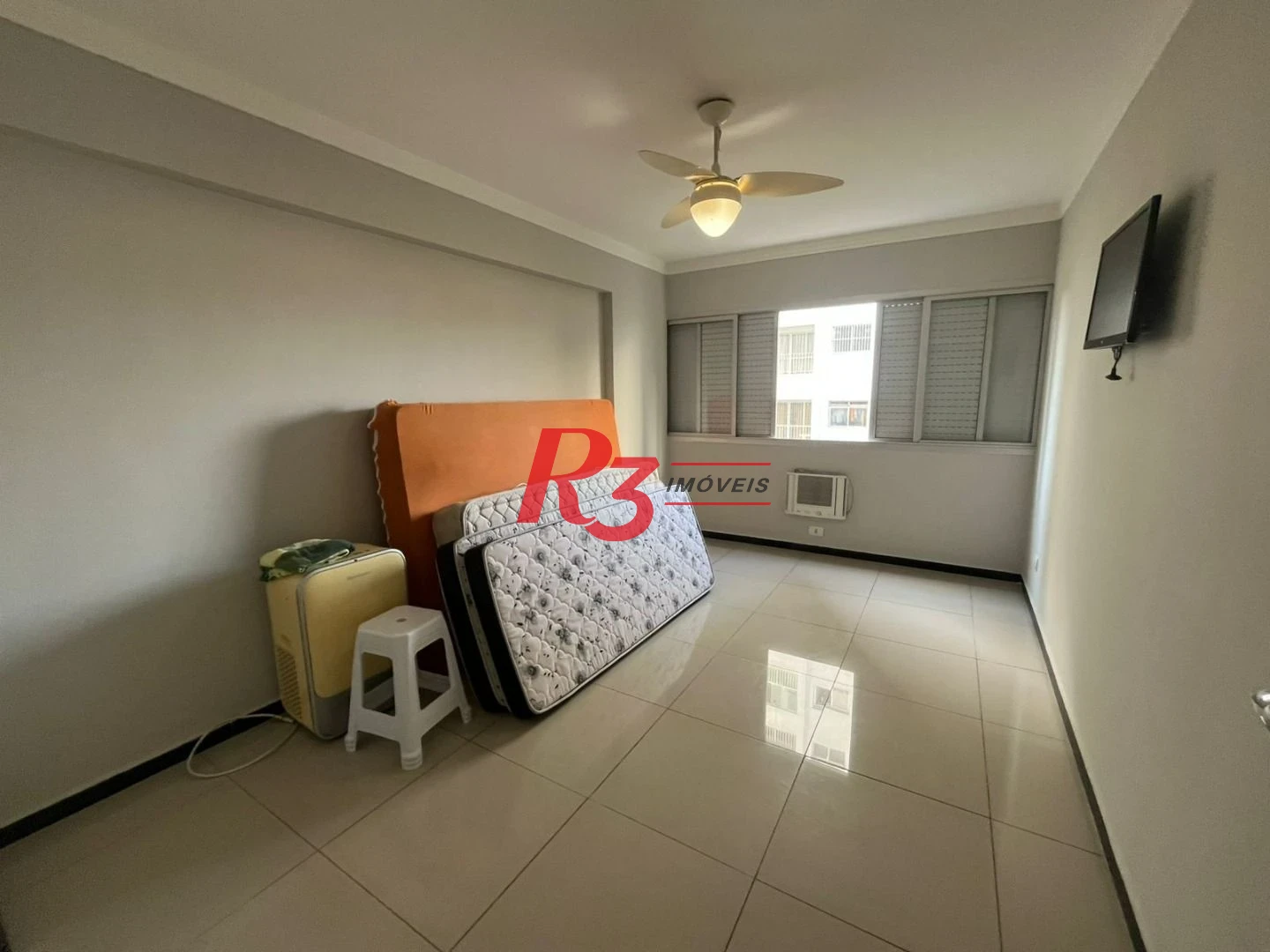 Apartamento com 3 dormitórios à venda, 103 m² por R$ 600.000,00 - Vila Alzira - Guarujá/SP
