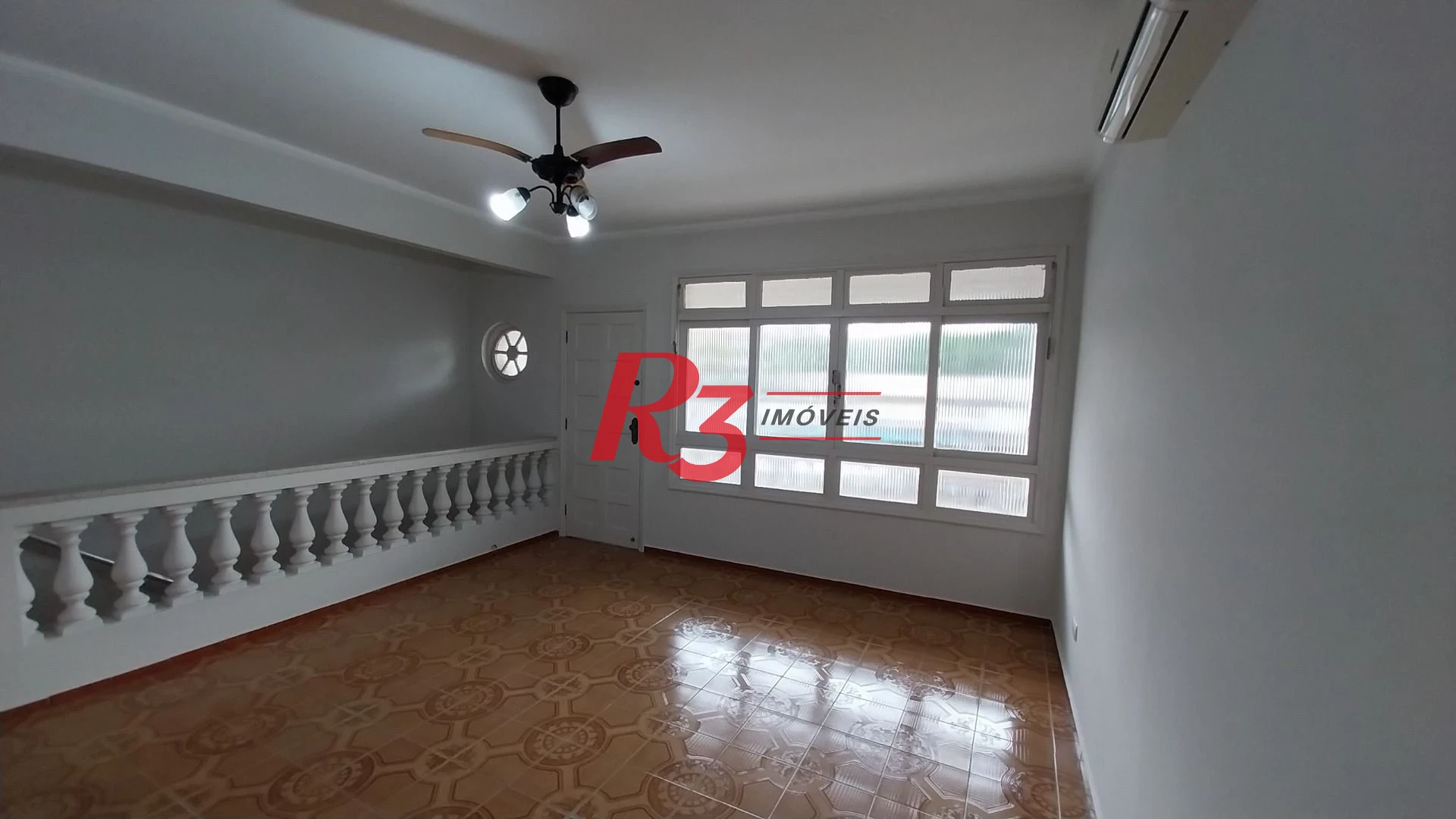 Casa com 3 dormitórios à venda, 142 m² por R$ 700.000,00 - Encruzilhada - Santos/SP