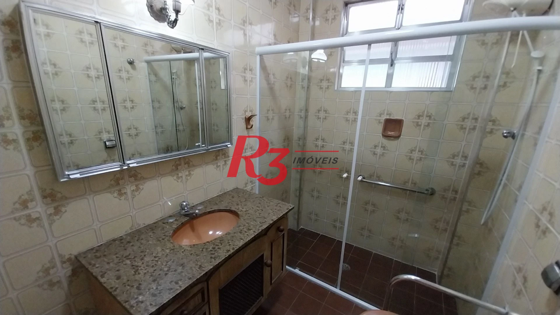 Casa com 3 dormitórios à venda, 142 m² por R$ 700.000,00 - Encruzilhada - Santos/SP