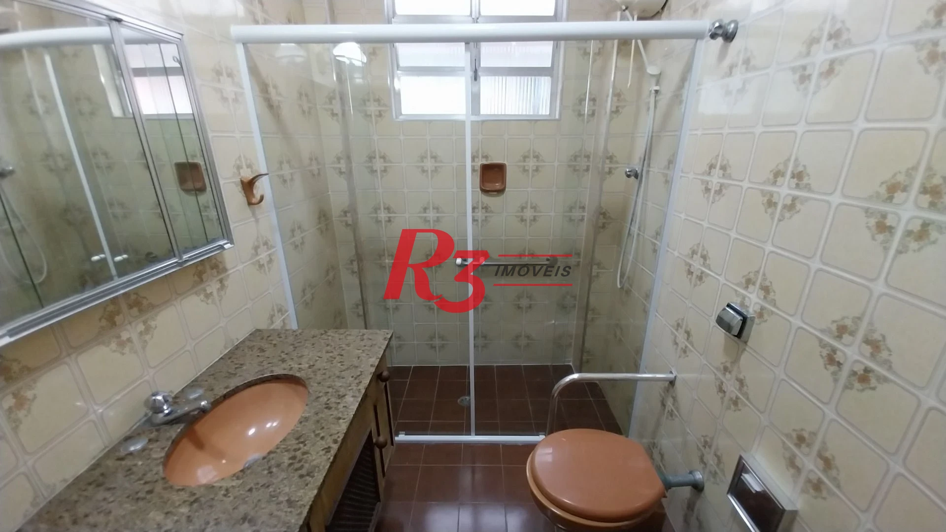 Casa com 3 dormitórios à venda, 142 m² por R$ 700.000,00 - Encruzilhada - Santos/SP