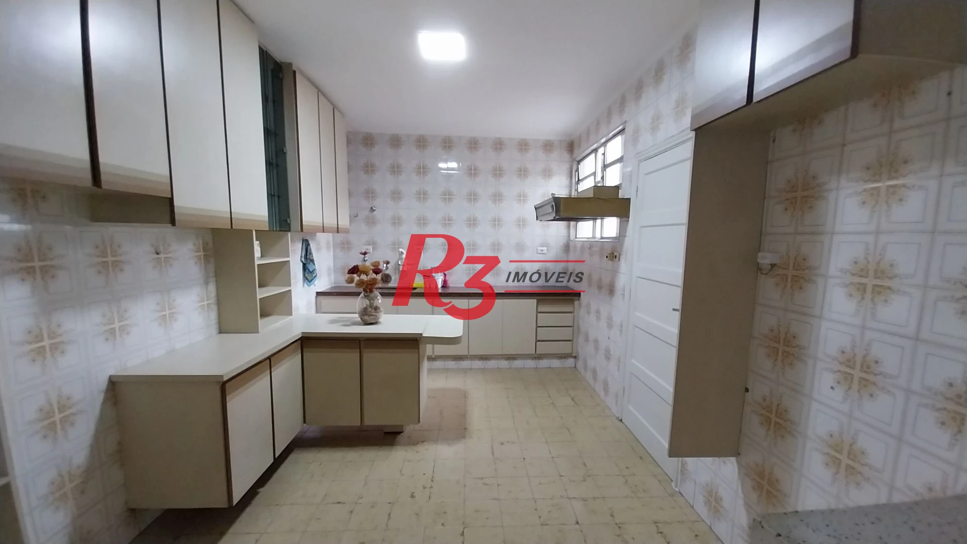 Casa com 3 dormitórios à venda, 142 m² por R$ 700.000,00 - Encruzilhada - Santos/SP