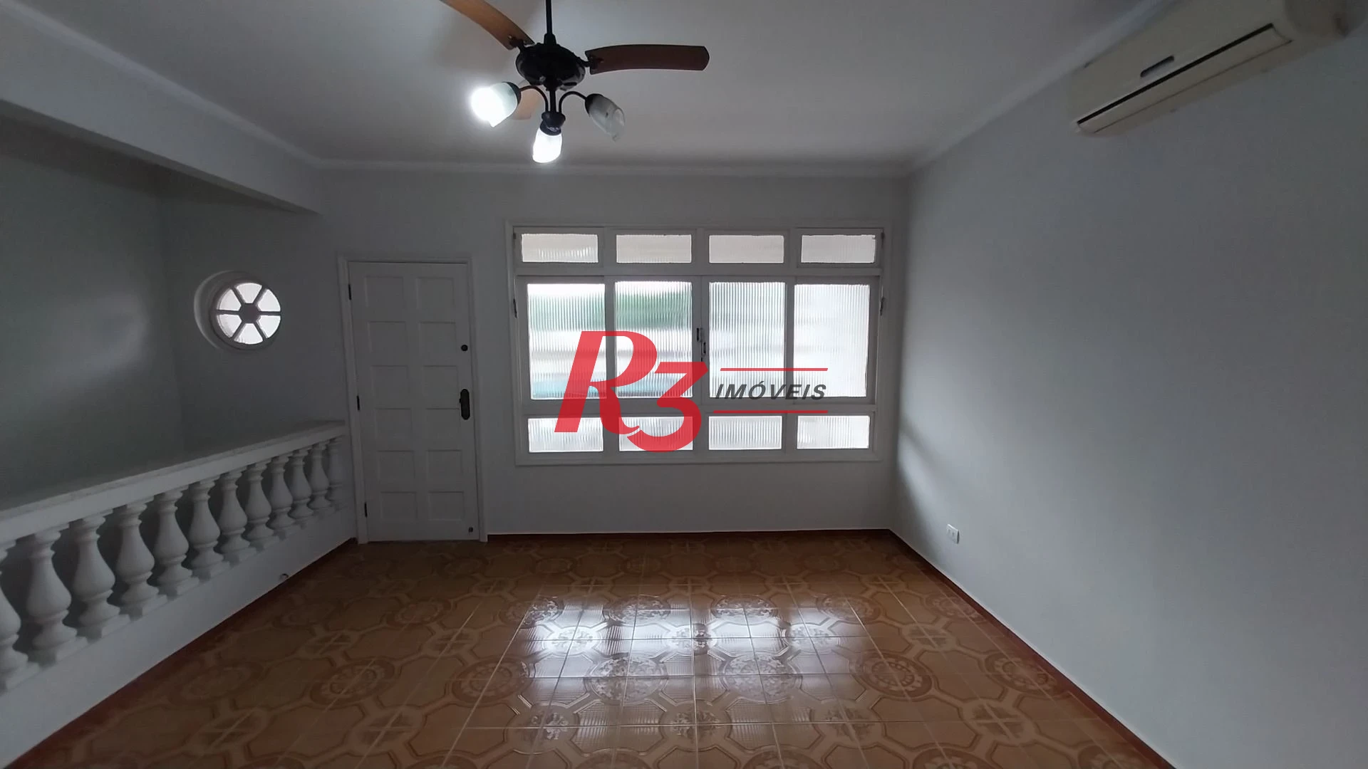 Casa com 3 dormitórios à venda, 142 m² por R$ 700.000,00 - Encruzilhada - Santos/SP