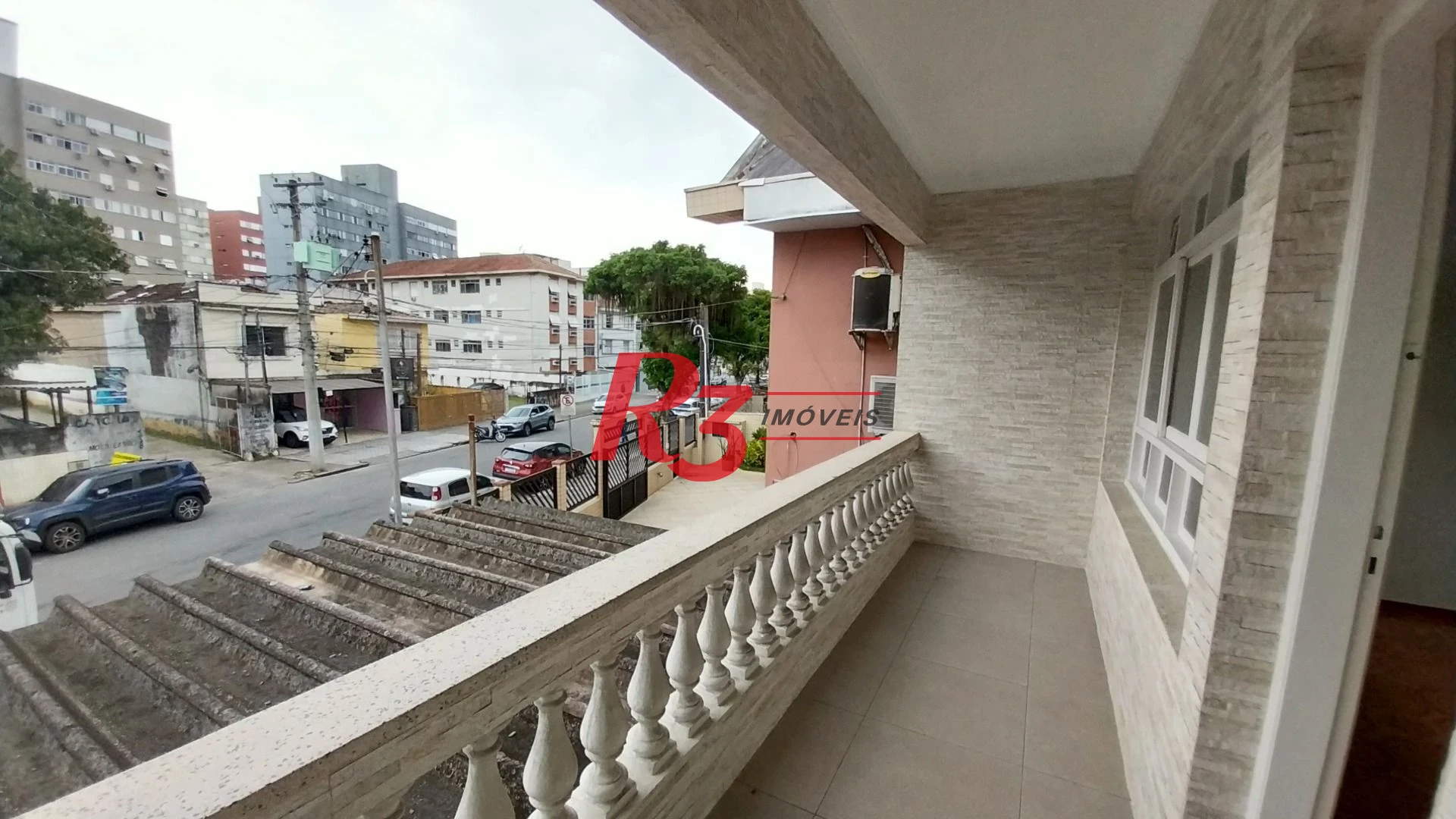 Casa com 3 dormitórios à venda, 142 m² por R$ 700.000,00 - Encruzilhada - Santos/SP