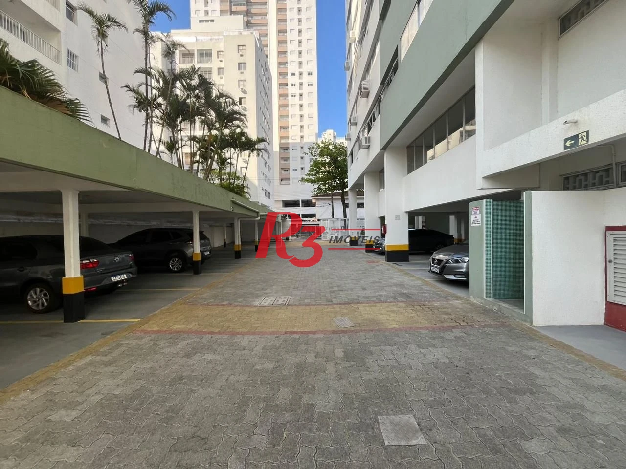 Apartamento com 2 dormitórios à venda, 104 m² por R$ 610.000,00 - Vila Alzira - Guarujá/SP