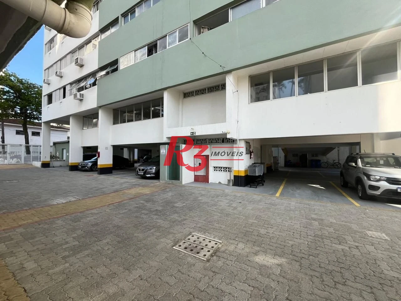 Apartamento com 2 dormitórios à venda, 104 m² por R$ 610.000,00 - Vila Alzira - Guarujá/SP