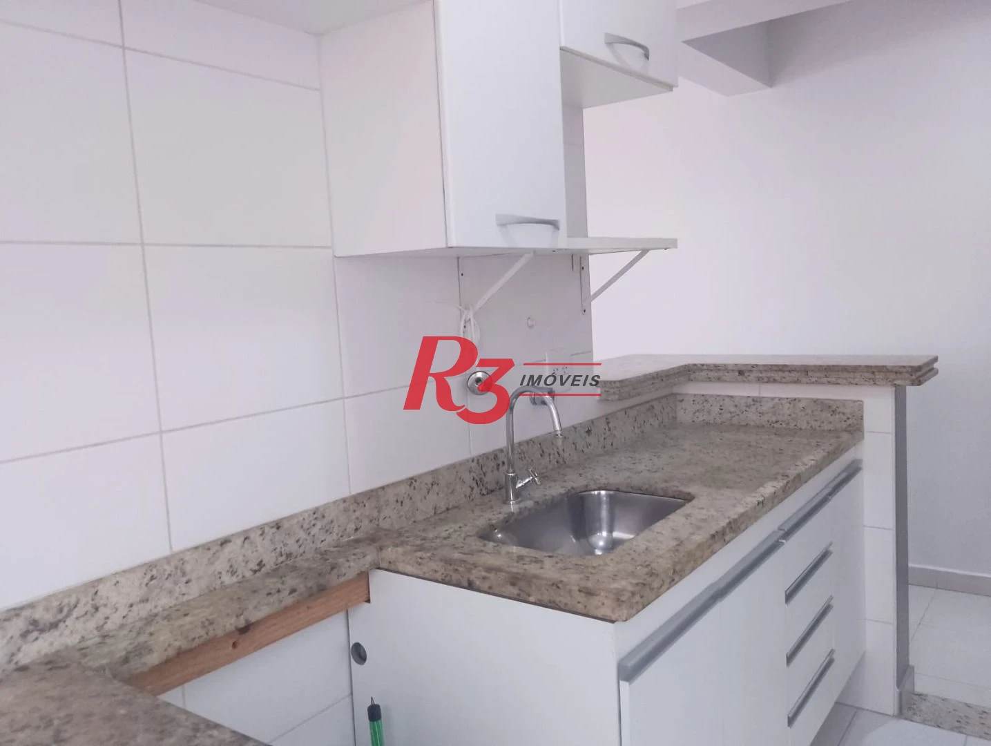 Apartamento com 2 dormitórios para alugar, 62 m² por R$ 4.500,01/ano - Gonzaga - Santos/SP