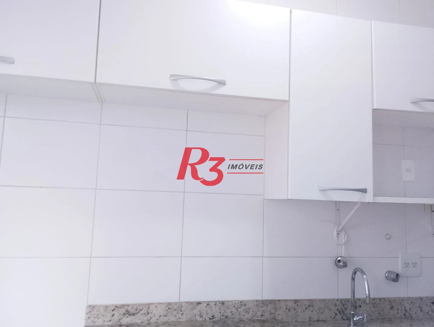 Apartamento com 2 dormitórios para alugar, 62 m² por R$ 4.500,01/ano - Gonzaga - Santos/SP