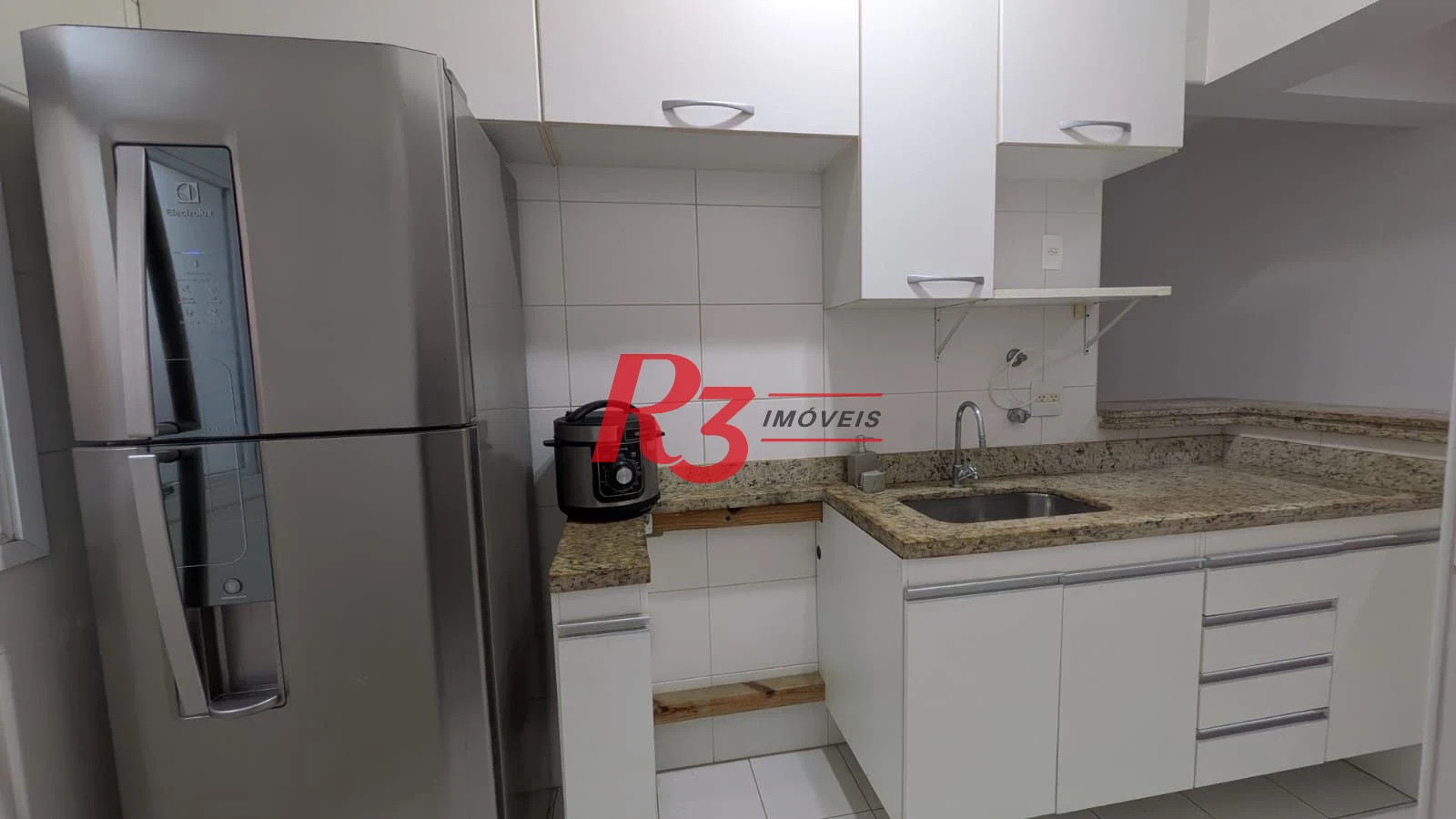 Apartamento com 2 dormitórios para alugar, 62 m² por R$ 4.500,01/ano - Gonzaga - Santos/SP