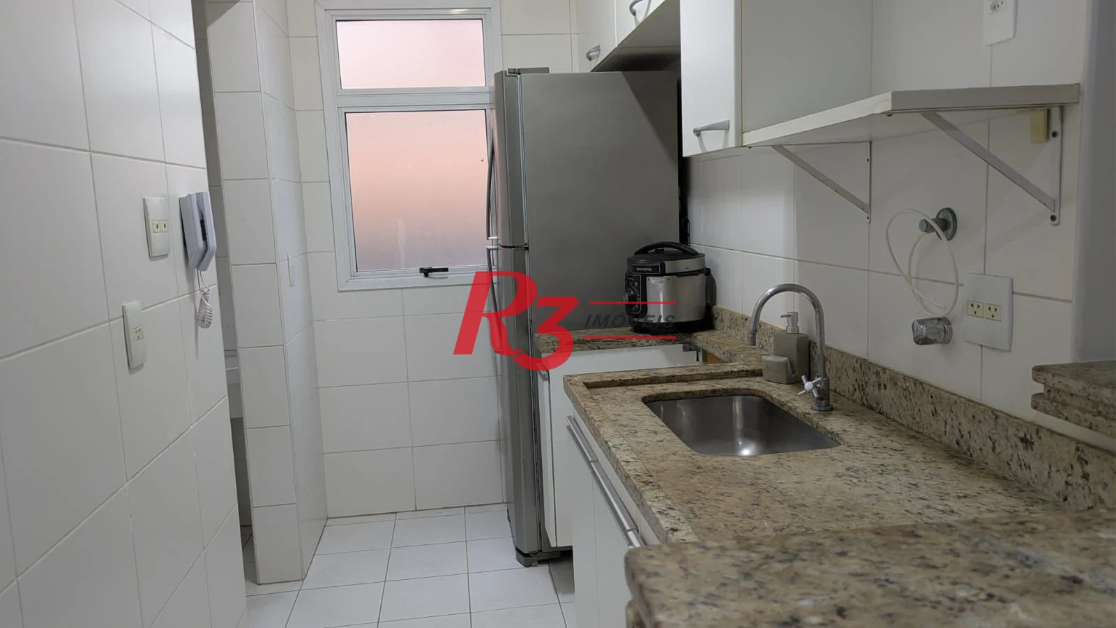 Apartamento com 2 dormitórios para alugar, 62 m² por R$ 4.500,01/ano - Gonzaga - Santos/SP