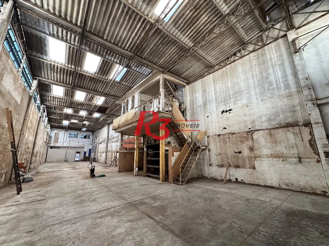 Galpão para alugar, 600 m² por R$ 15.000,00/mês - Centro - São Vicente/SP