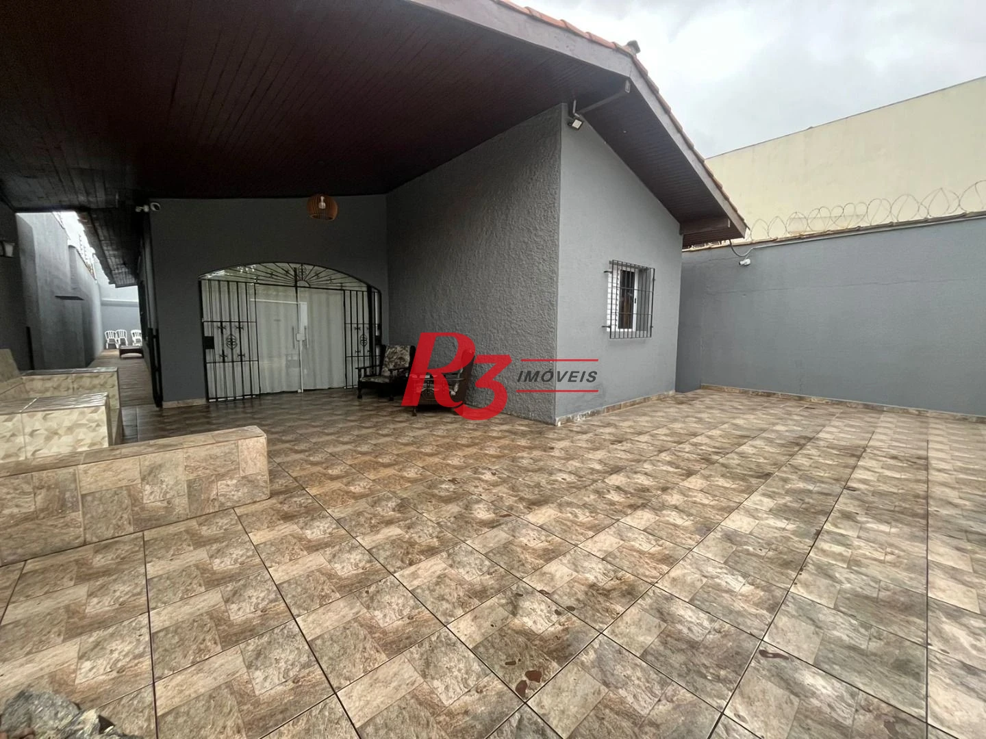 Casa com 4 dormitórios à venda, 139 m² por R$ 670.000,00 - Jardim Virginia - Guarujá/SP