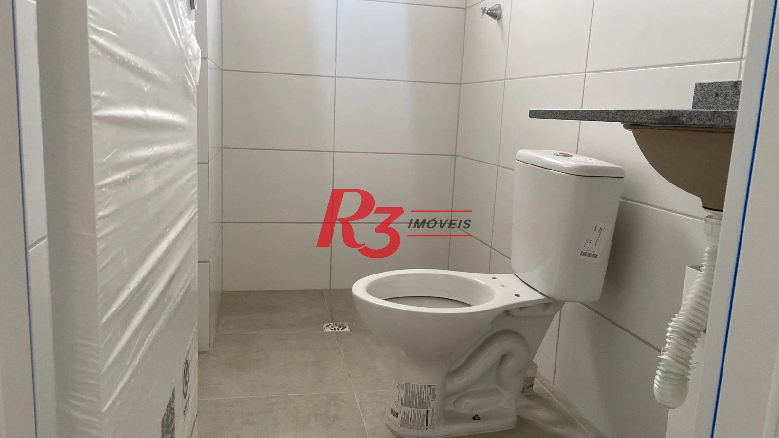 Apartamento com 2 dormitórios à venda, 72 m² por R$ 580.000,00 - Vila Guilhermina - Praia Grande/SP