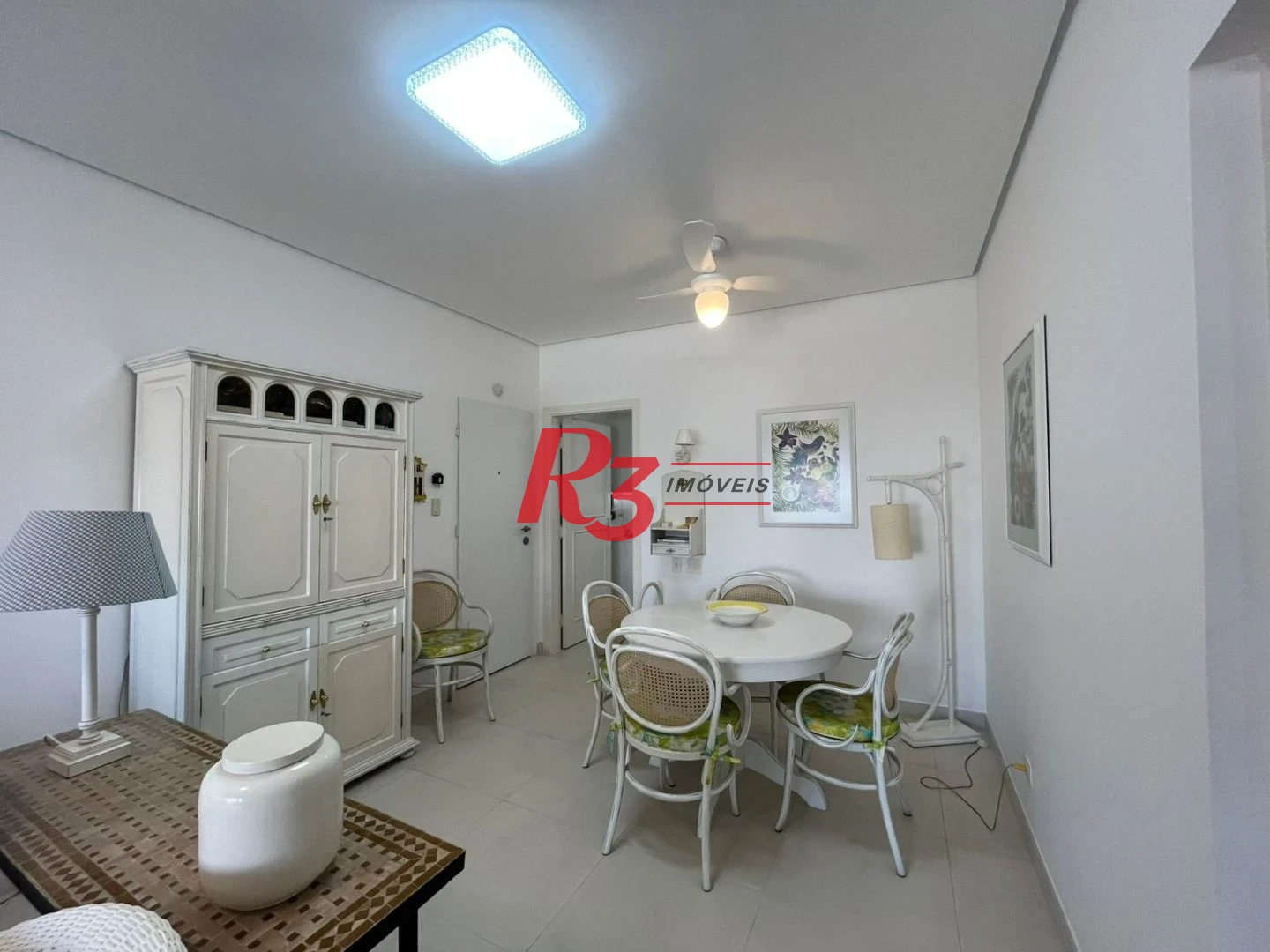 Apartamento com 3 dormitórios à venda, 120 m² por R$ 1.300.000,00 - Centro - Guarujá/SP