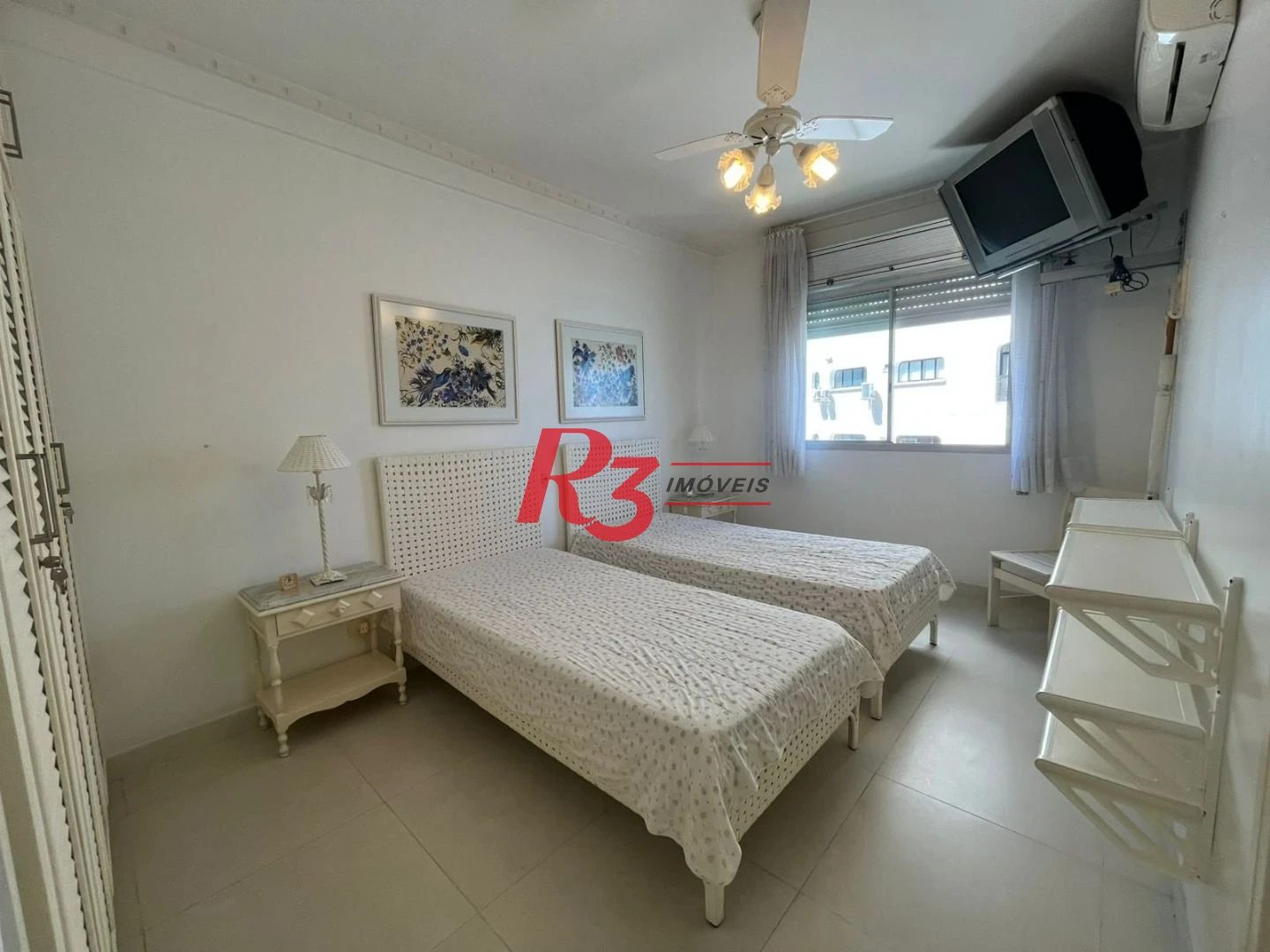 Apartamento com 3 dormitórios à venda, 120 m² por R$ 1.300.000,00 - Centro - Guarujá/SP