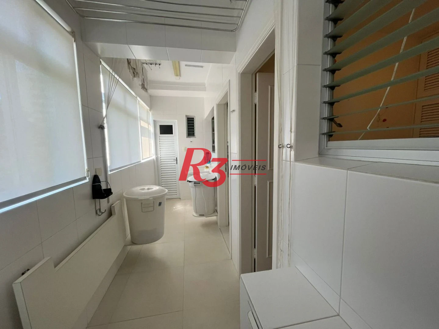 Apartamento com 3 dormitórios à venda, 120 m² por R$ 1.300.000,00 - Centro - Guarujá/SP