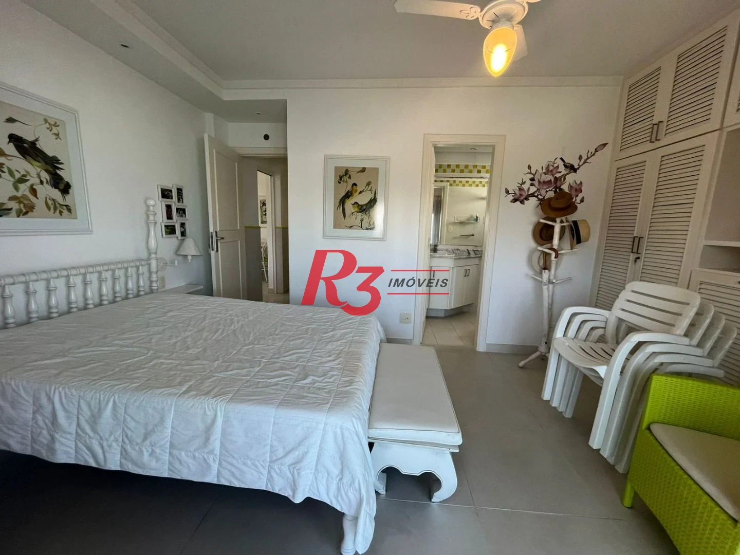 Apartamento com 3 dormitórios à venda, 120 m² por R$ 1.300.000,00 - Centro - Guarujá/SP