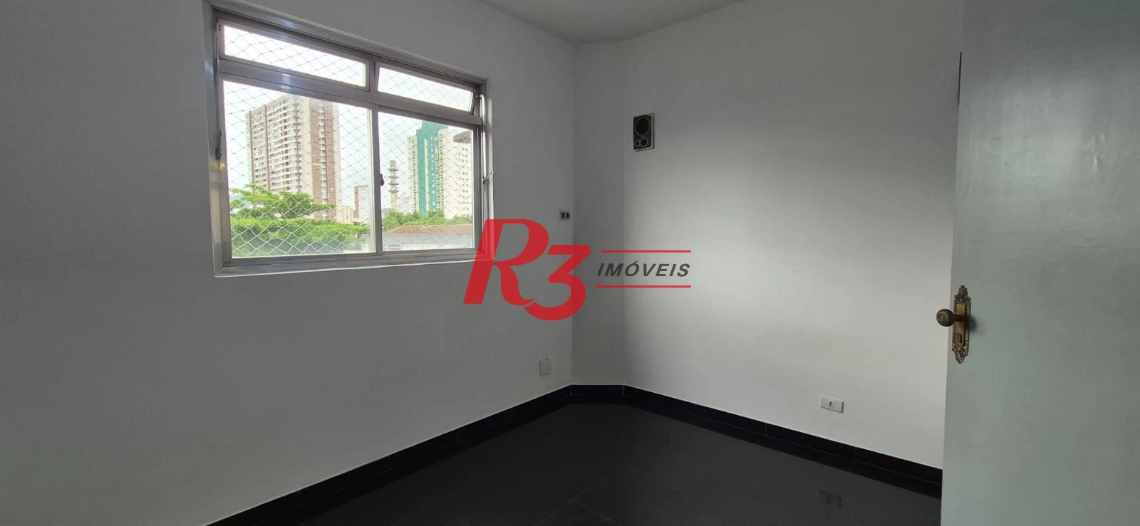 Cobertura com 5 dormitórios à venda, 422 m² por R$ 1.250.000,00 - Encruzilhada - Santos/SP