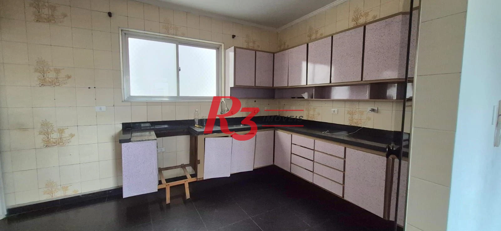 Cobertura com 5 dormitórios à venda, 422 m² por R$ 1.250.000,00 - Encruzilhada - Santos/SP