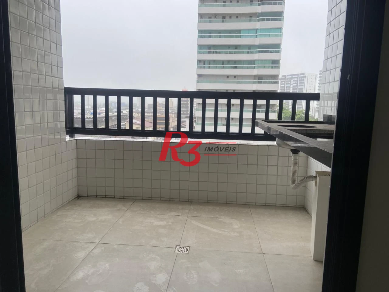 Apartamento com 2 dormitórios à venda, 71 m² por R$ 480.000,00 - Vila Guilhermina - Praia Grande/SP