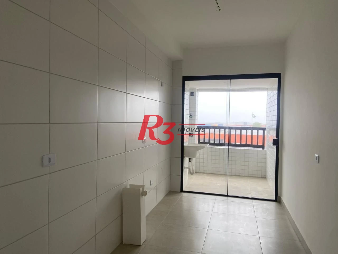 Apartamento com 2 dormitórios à venda, 71 m² por R$ 480.000,00 - Vila Guilhermina - Praia Grande/SP