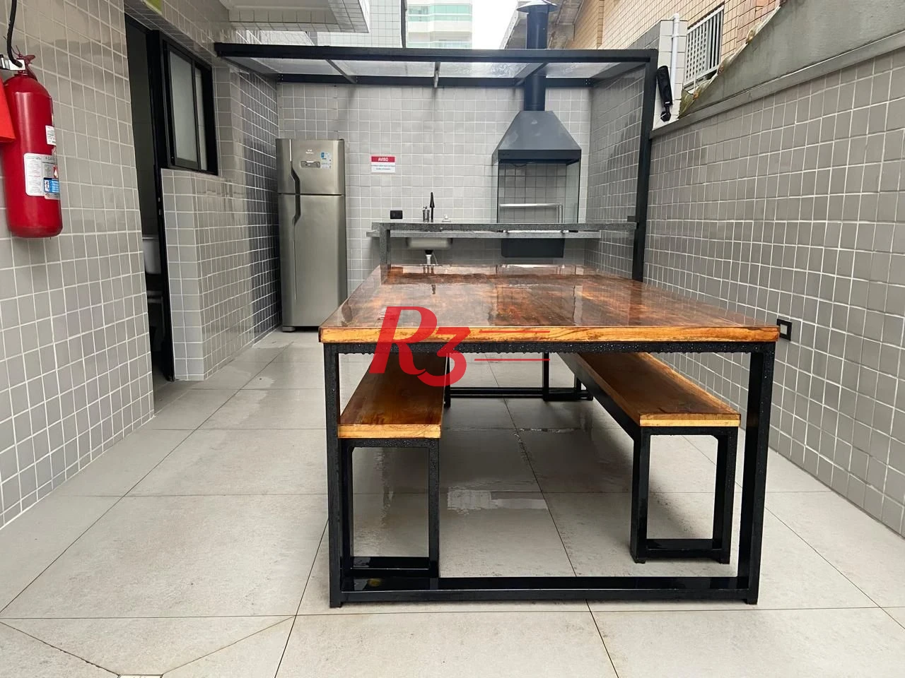 Apartamento com 2 dormitórios à venda, 71 m² por R$ 480.000,00 - Vila Guilhermina - Praia Grande/SP
