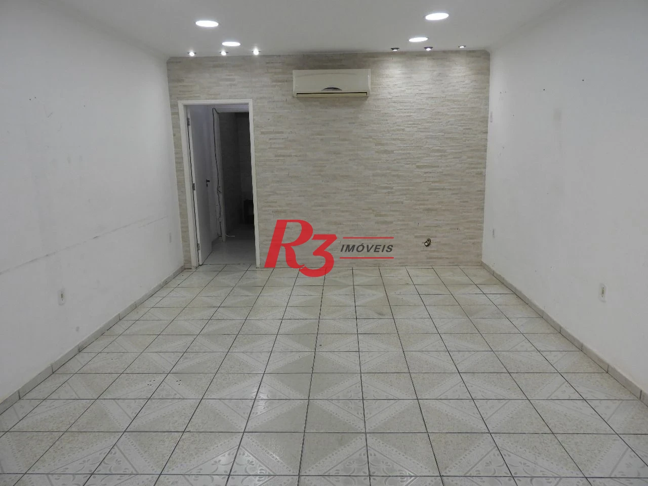 Loja à venda, 72 m² por R$ 640.000,00 - Gonzaga - Santos/SP