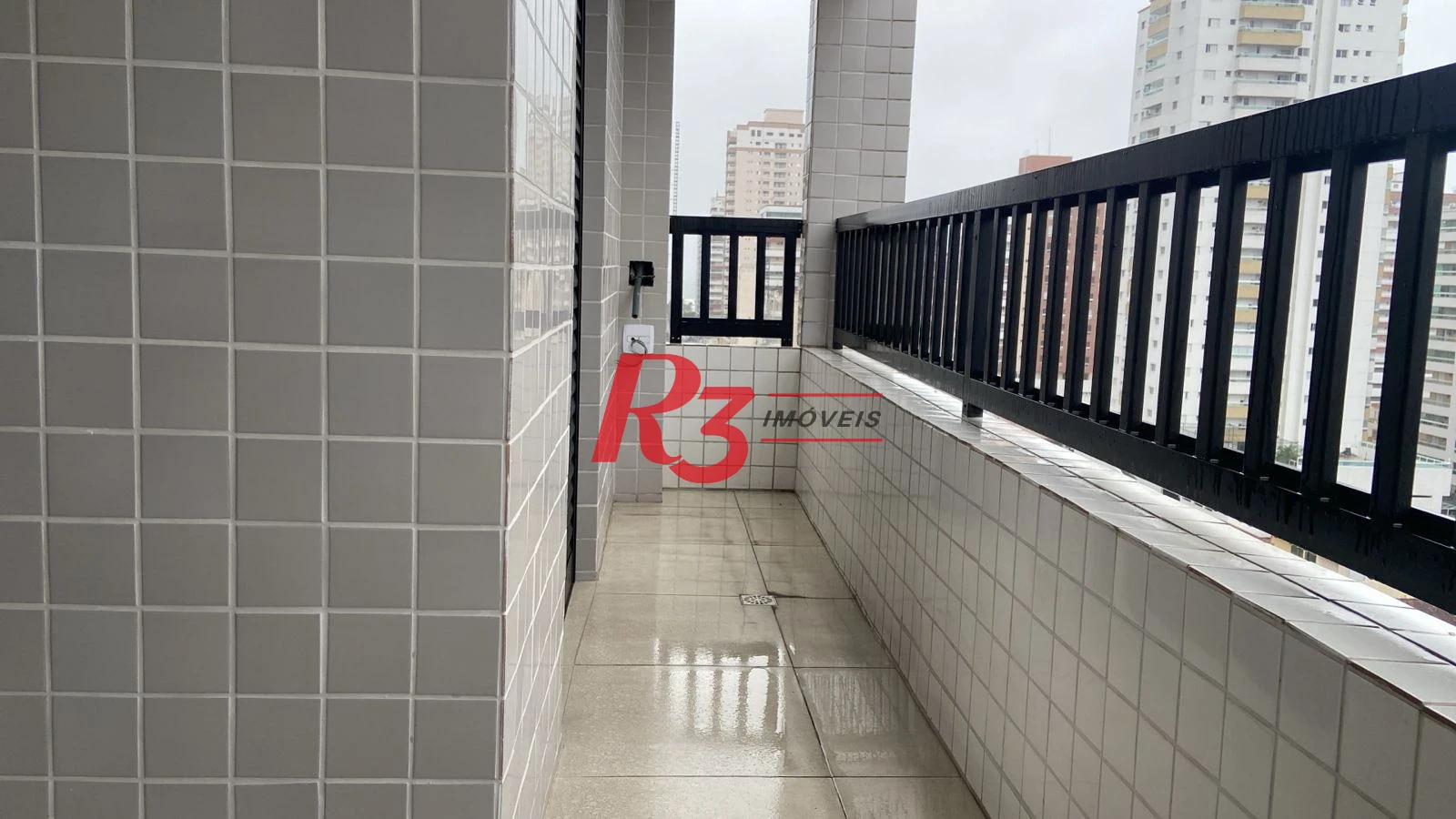 Apartamento com 2 dormitórios à venda, 82 m² por R$ 580.000,00 - Vila Guilhermina - Praia Grande/SP