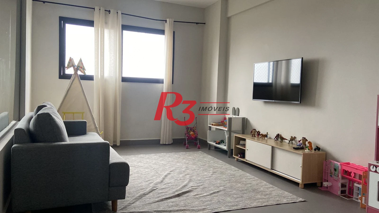 Apartamento com 2 dormitórios à venda, 82 m² por R$ 580.000,00 - Vila Guilhermina - Praia Grande/SP