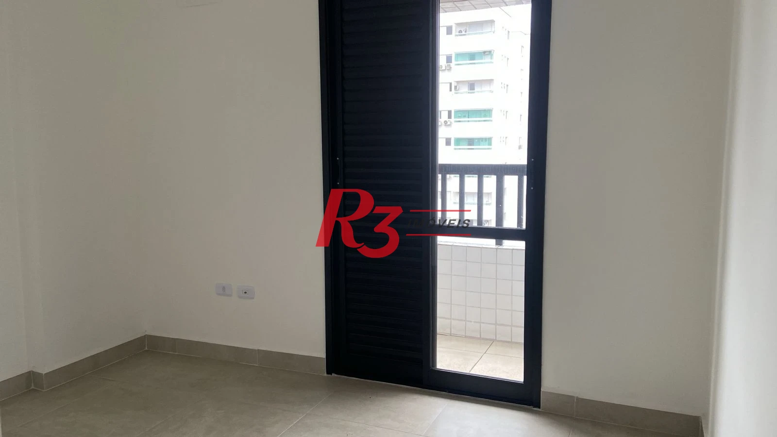 Apartamento com 2 dormitórios à venda, 82 m² por R$ 580.000,00 - Vila Guilhermina - Praia Grande/SP